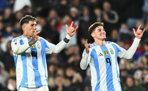 阿尔瓦雷斯：不认为我方是红运符，没纹身不是为了标新改动